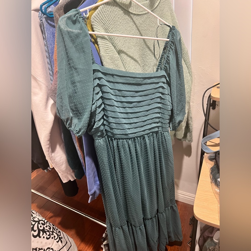 Green square neck bodice dress